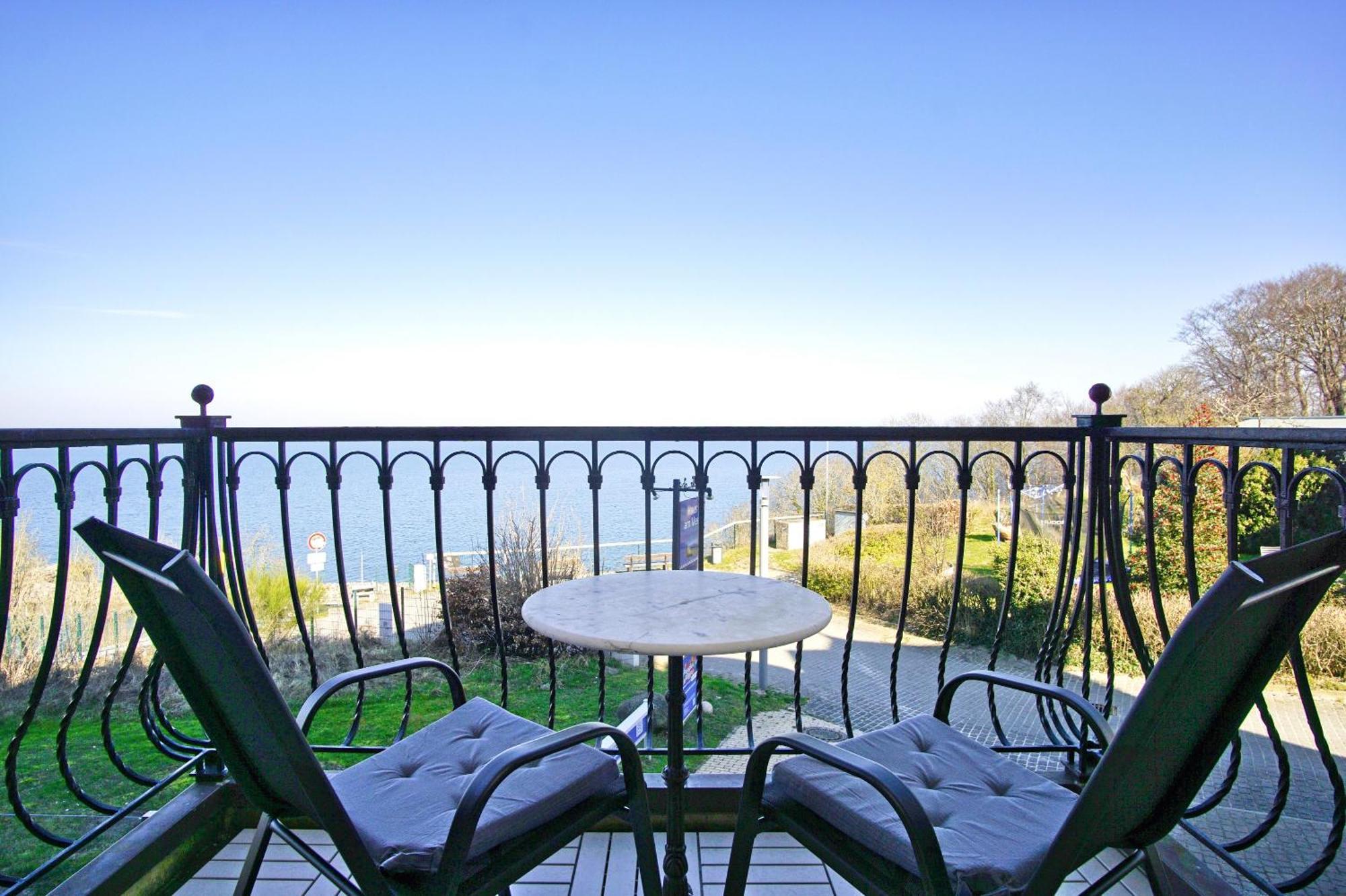 Ferienwohnung Mit Traumhaftem Meerblick - Haus Am Meer Fewo 02 Lohme Exterior photo